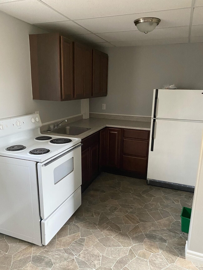 Photo - 461-461 Church St