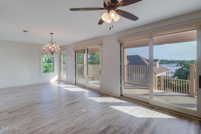 Photo - 238 Lovers Ln