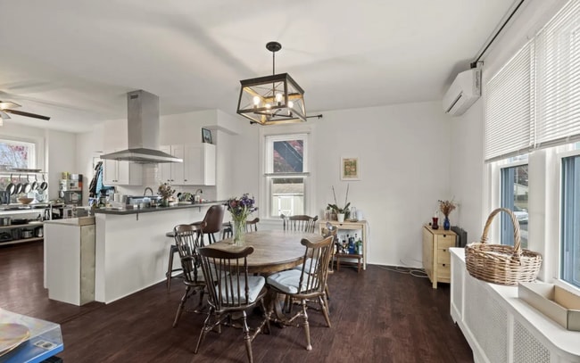 Photo - 114 Cadwalader Ave Unit 1