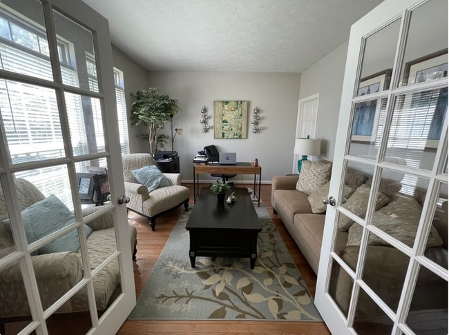 Photo - 3744 Jonathan Rdg