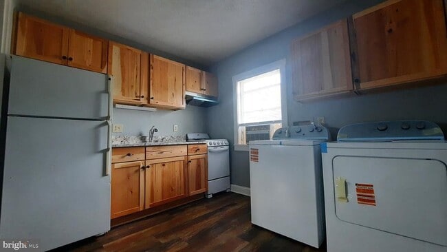 Photo - 754 Main St Unit 2