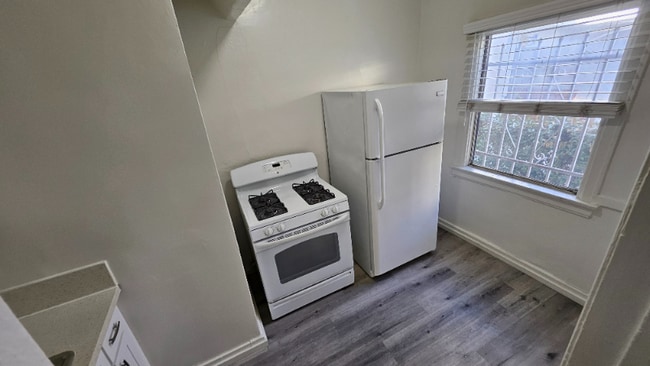 Photo - 1185 E Vernon Ave Unit 8