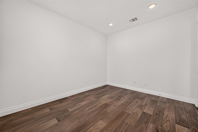 Photo - 25109 Pinebrook Grove Ln