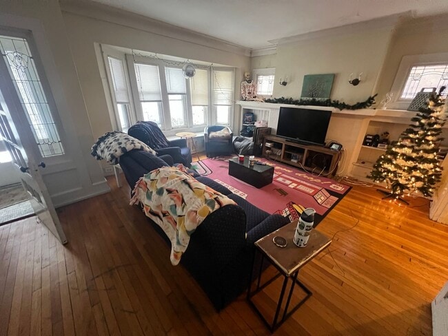 Photo - 3041 N Farwell Ave Unidad Lower