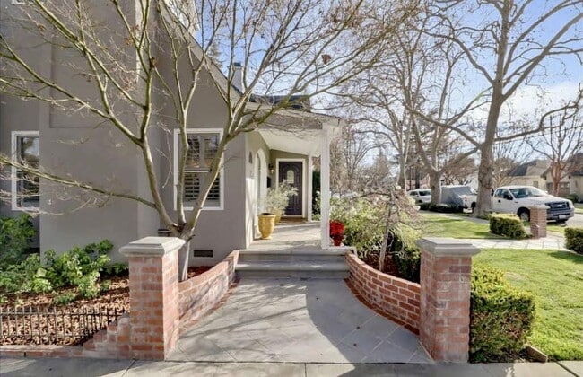 Photo - 1052 Carolyn Ave