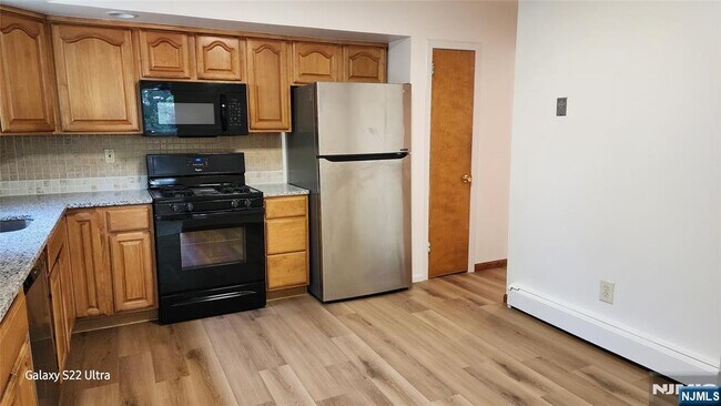 Photo - 334 6th St