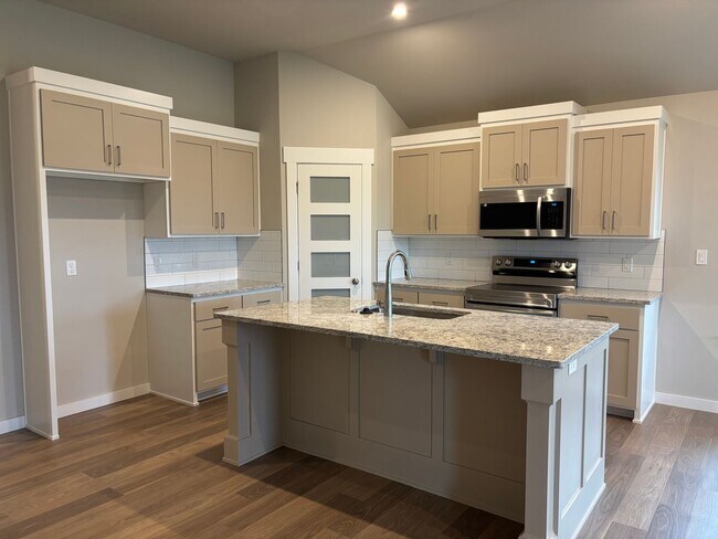 Photo - Brand New Duplex!