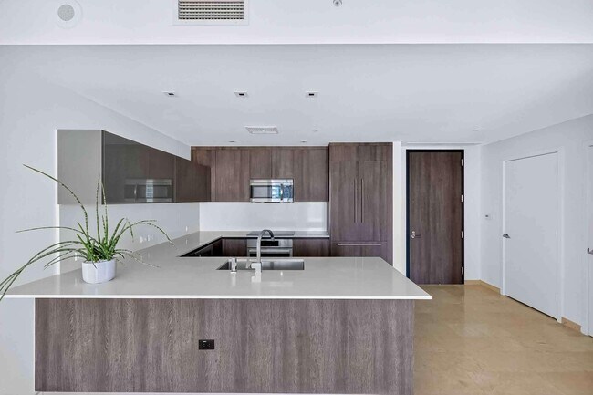 Photo - 88 SW 7th St Unidad 3003