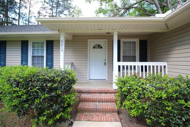 Photo - 3215 Varrene St