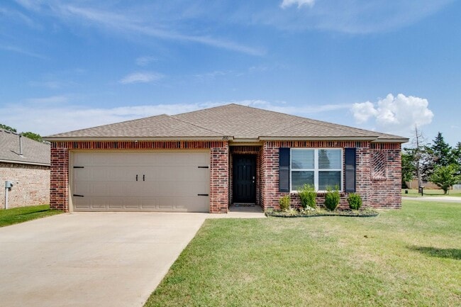 Building Photo - Newer four bed home in Edmond schools