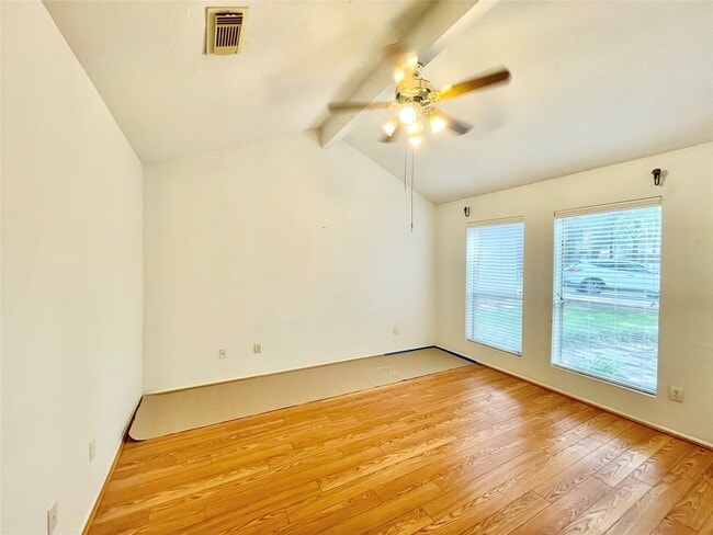 Photo - 6 Lea Oak Ct