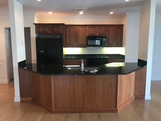 Building Photo - 10 Northwood Dr Unit 202 Rental