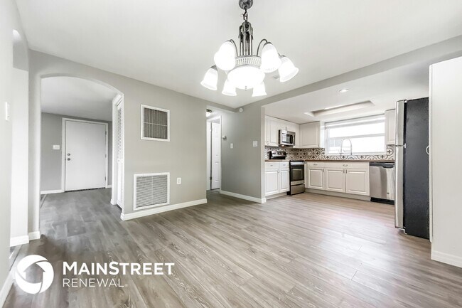 Photo - 9025 Collage Ln