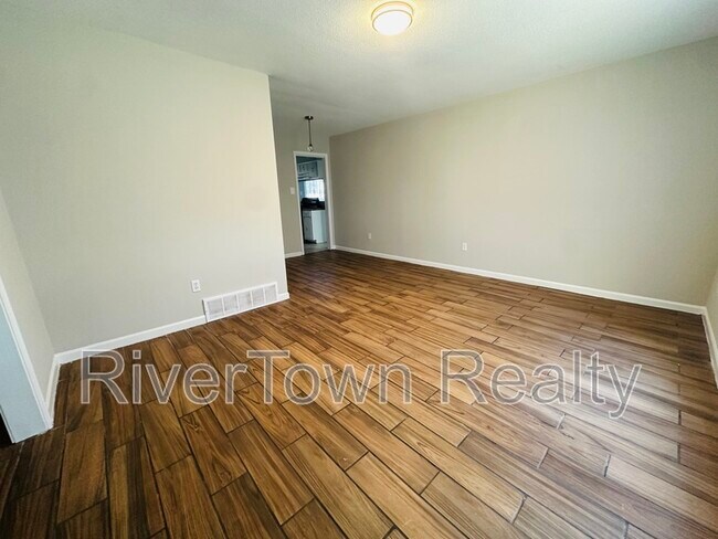 Photo - 5392 Elmhurst Ave