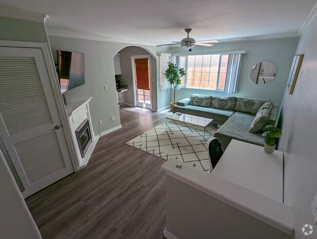 Building Photo - 853 Thomas Ave Unit Apt 3