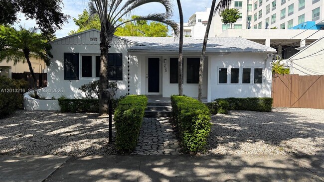 Building Photo - 250 SW 19th Rd