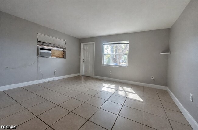 Photo - 919 Freemont St