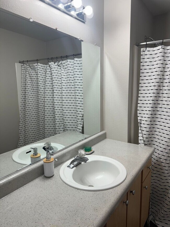 Photo - Life Just Got Better Come See For Yourself At Powell Court Apartments!! Unit 53