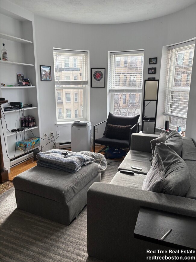 Photo - 57 Westland Ave Unidad 8