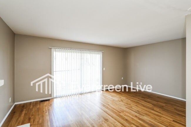 Photo - 10662 Chelmsford Rd