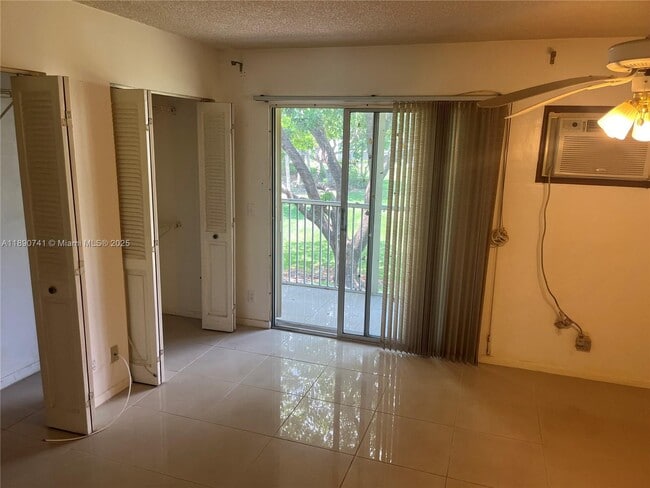 Photo - 150 SW 134th Way Unidad 209R