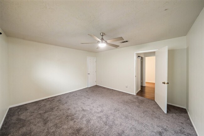 Photo - 416 Rolling Hills Dr W