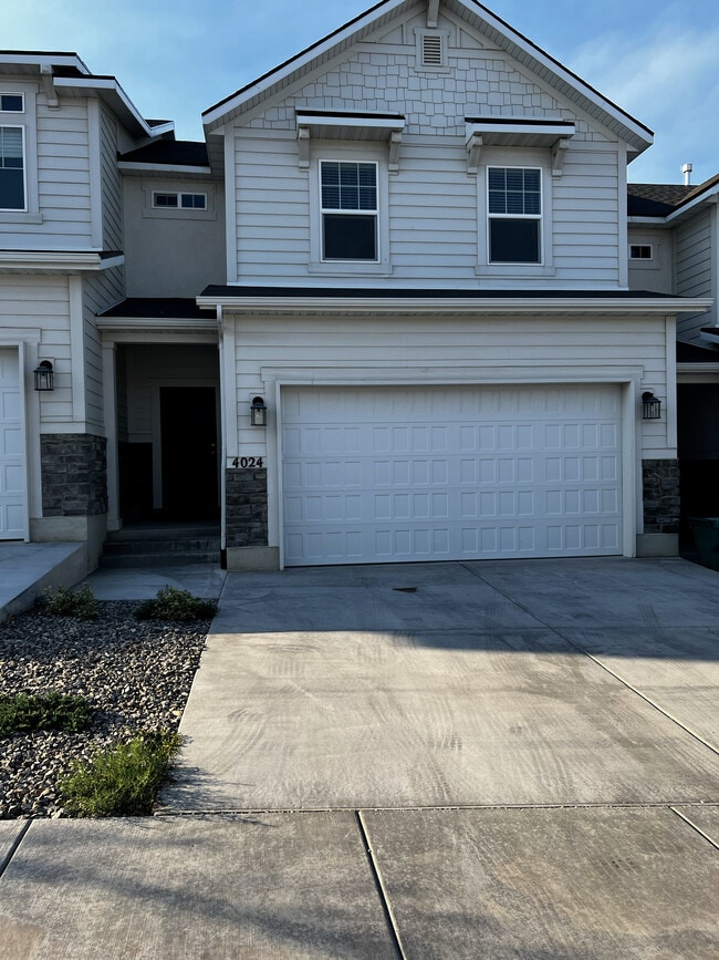 Photo - 4024 W 740 N