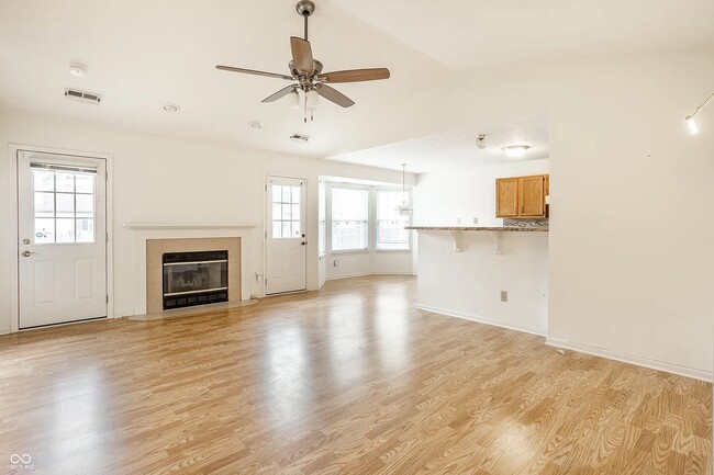 Photo - 1911 E Maple Park Dr