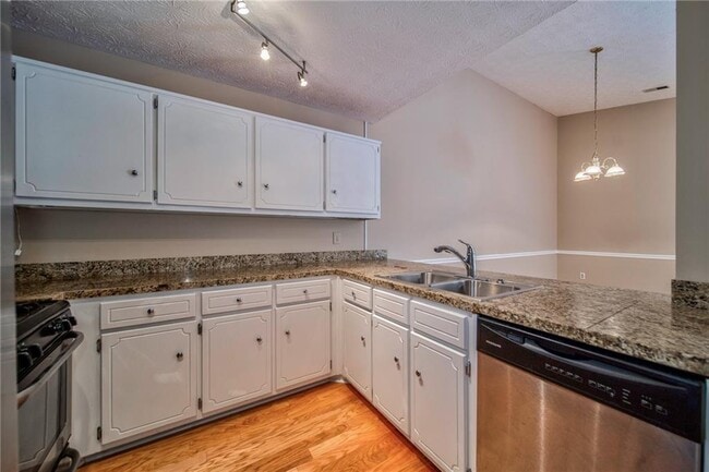 Photo - 215 Arbor Wy