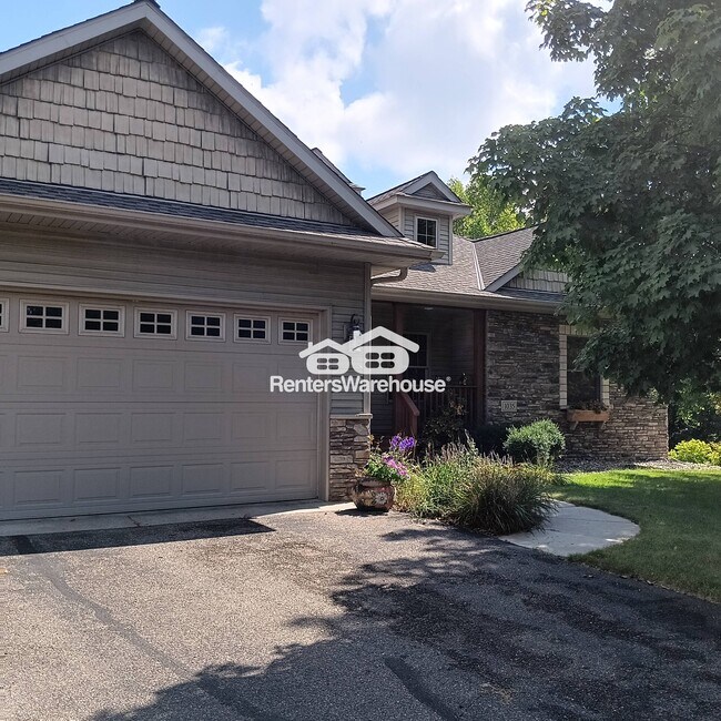 Photo - 1035 Bay Cir