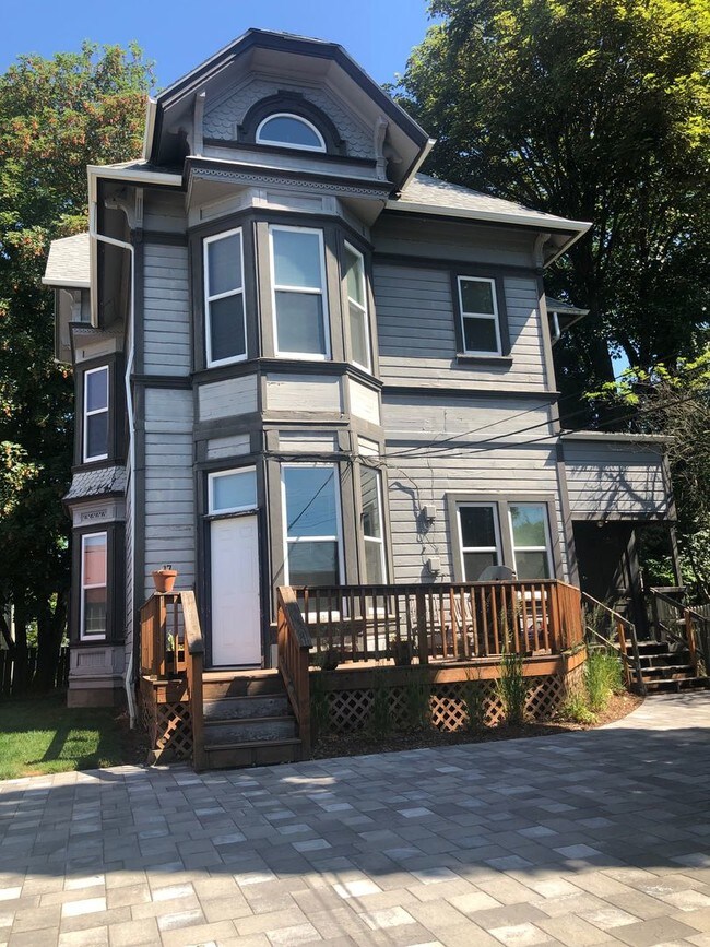 Highland Terrace Apartments For Rent in Portland, OR