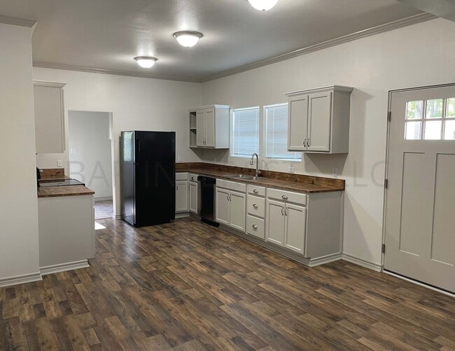 Photo - 721 Lewisville Rd