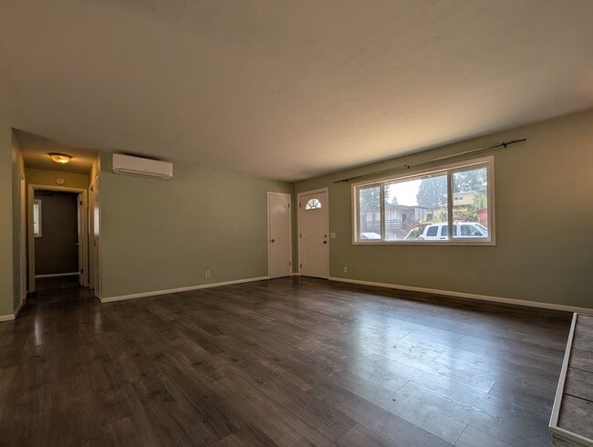Photo - 35 W 30th Ave