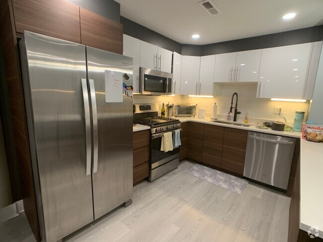 Building Photo - 9 University Rd Unit B Rental