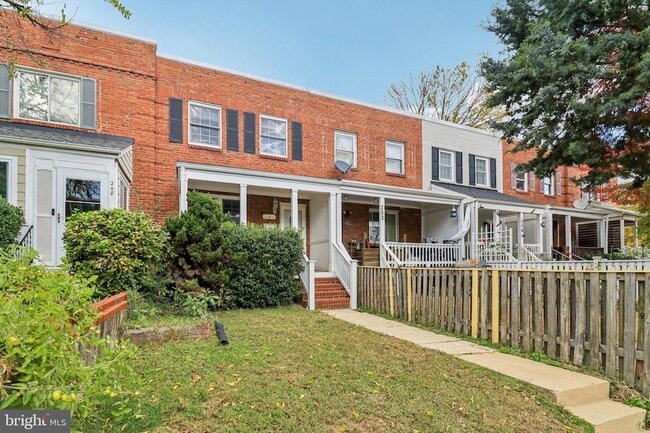 Photo - 250 Lynhaven Dr