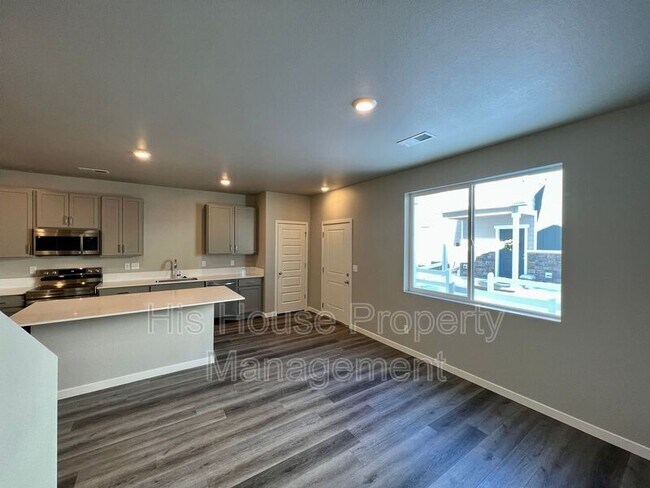 Photo - 1353 Reynolds St