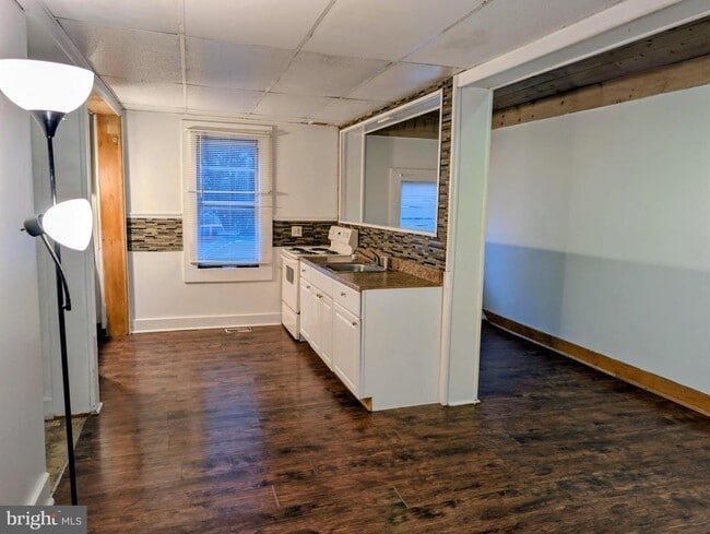 Building Photo - 25 Washington Ave Unit D