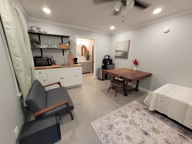 Photo - 10265 Hillyard Ave Unit Cottage