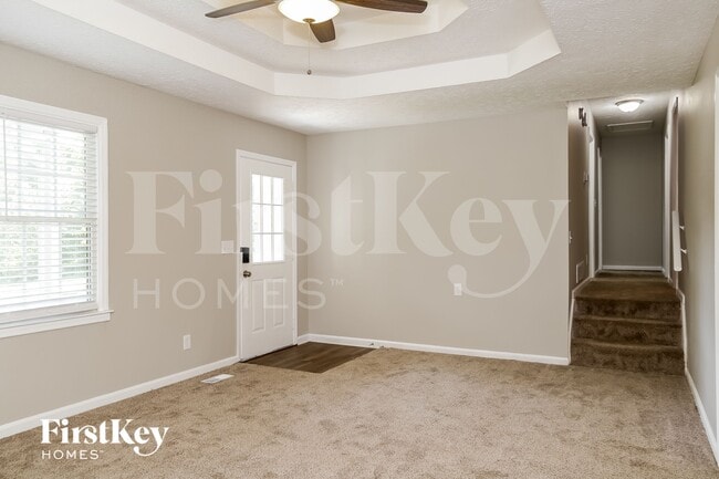 Photo - 127 McWhirter Pl