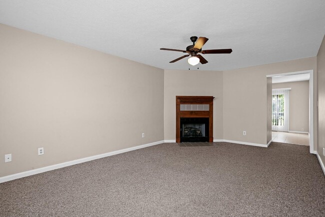 Building Photo - 707 Princeton Dr Rental