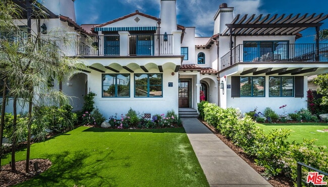 Building Photo - 812-a S Catalina Ave