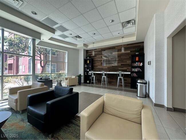 Building Photo - 26 E Serene Ave Unit 116