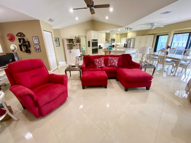 Photo - 1127 E Seminole Ave