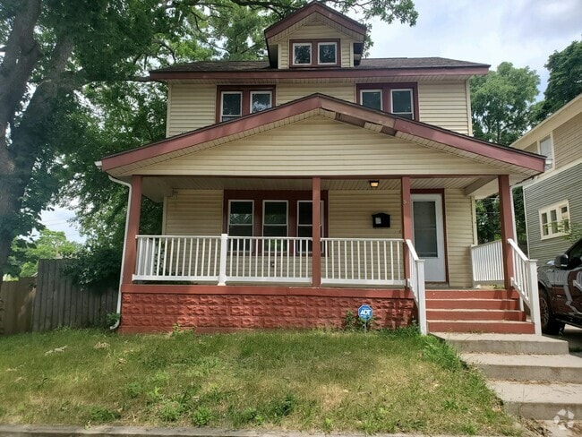 Building Photo - 511 Umatilla St SE Rental