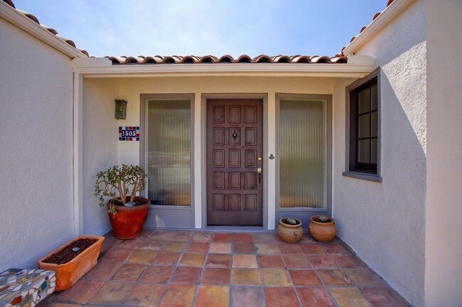 1505 Stanford Dr