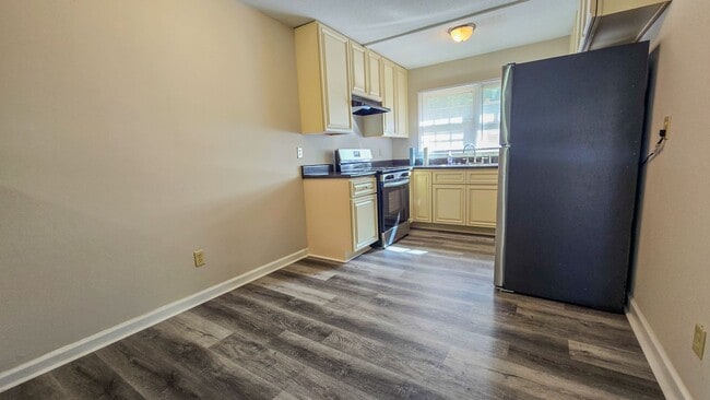 Photo - 4059 Village Pl