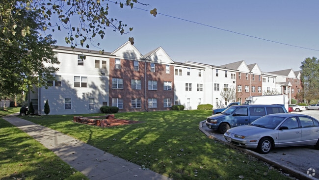 Lake Bluff Apartment Homes