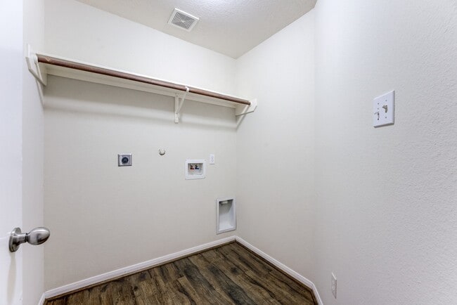 Building Photo - 13000 Lazy Ln