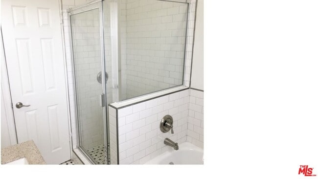 Photo - 127 Catalina St Unit 4