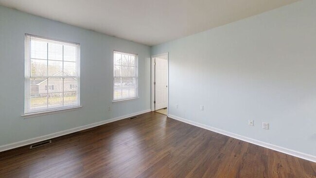 3 Bedrooms 3 Bathroom Townhome